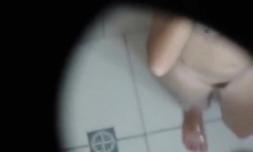 سكس بنت اول مره يدخل فيها زب ويطلع منها دم