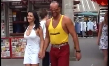 ﻭﻟﺪ ﻳﻨﻴﻚ ﺑﻨﺖ ﺧﺎﻟﺘﻲ ﻭ ﻫﻲ ﻧﺎﻳﻤﻪ